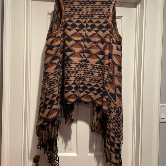 Plenty by Tracy Reese. Wool Tribal vest w fringe. - Picture 6 of 7